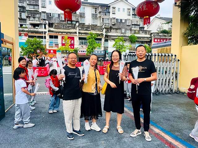 恩润心田 礼赞颂园丁AG真人国际网站师